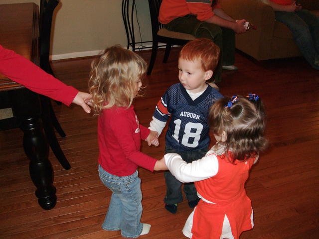 Ring around the rosie